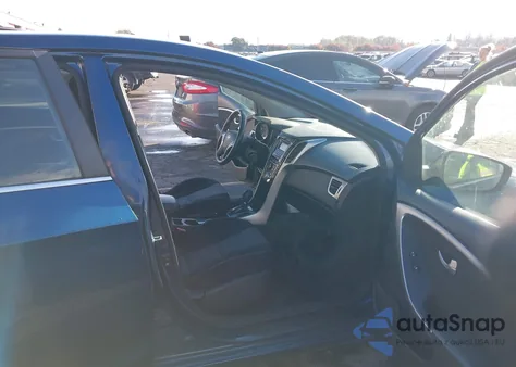 2015 Hyundai Elantra Gt z USA, uszkodzony, nr VIN KMHD35LH2FU241756